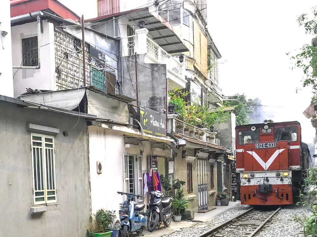 Hanoi tog gennem byen